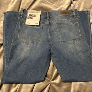 Krndall and Kylie  - kontent mid rise crop jeans 11/12